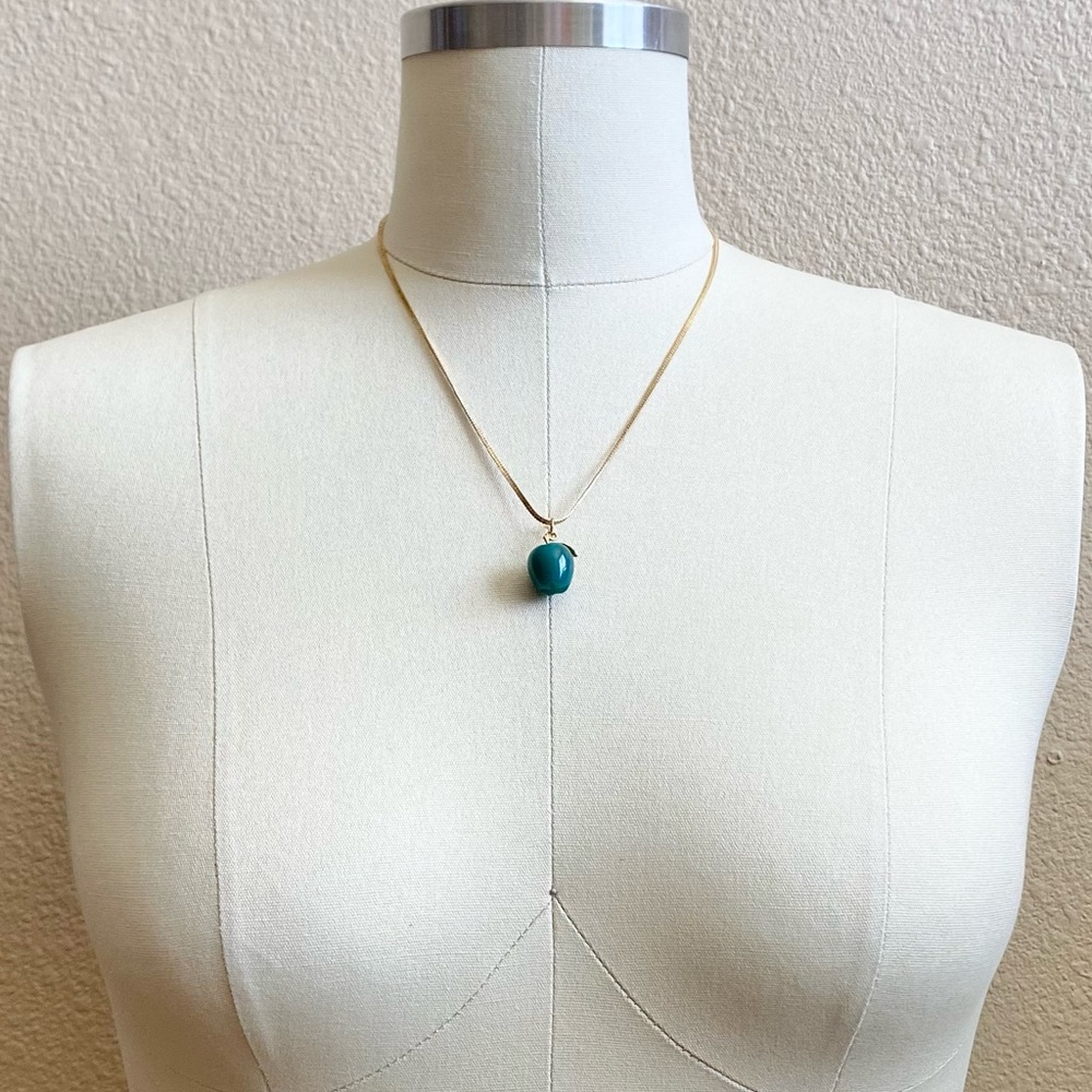 ’70s / Green Apple Necklace